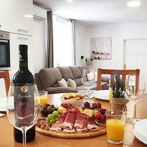  Villa Ana